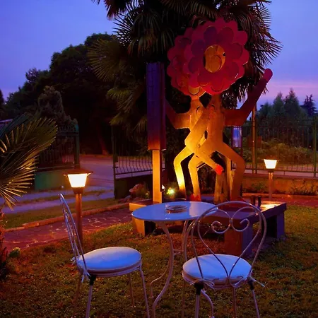 Bed & Breakfast Art